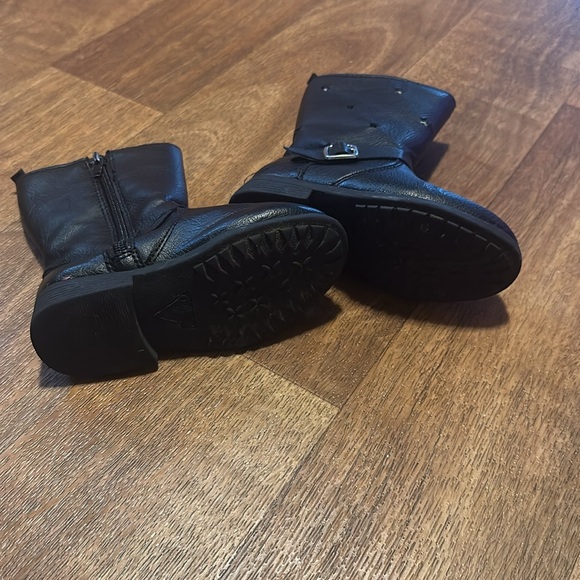 Toddler size 8 - Picture 4 of 4